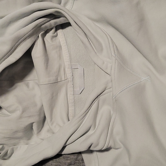 Lululemon all yours cropped hoodie size 6 color =ocean air - Picture 9 of 9